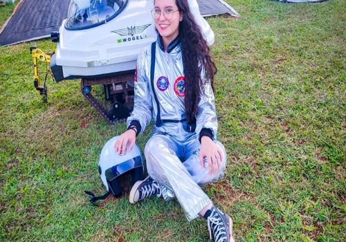Mariana Milena é a brasileira de 18 anos que descobriu um asteroide e foi reconhecida pela Nasa.