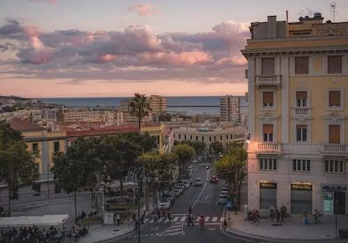 Sardenha, na Itália, está entre as cidades europeias que pagam para receber novos moradores.